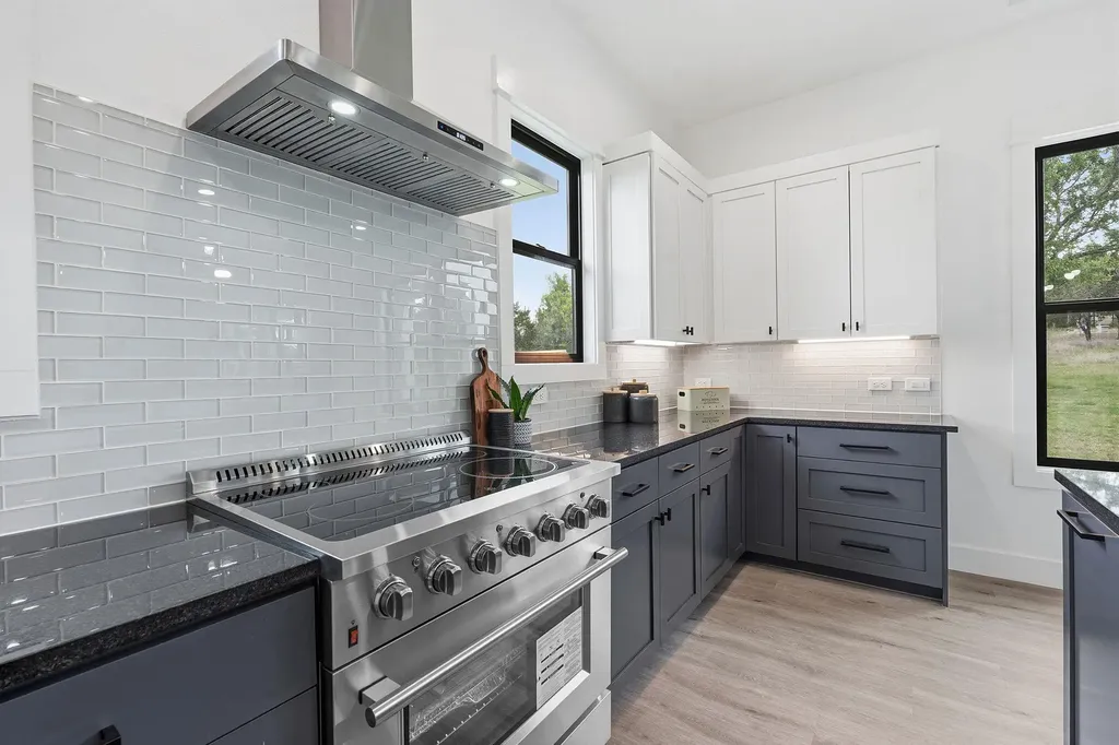 109 Rocky Summit Court Spicewood TX 78669