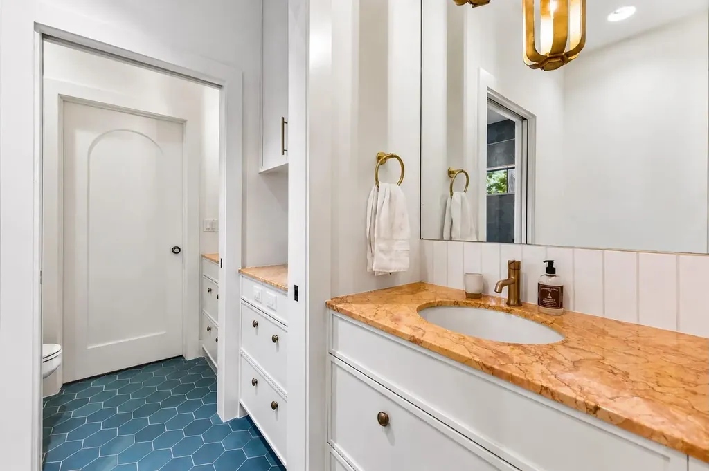 1915 Brackenridge Street Austin TX 78704