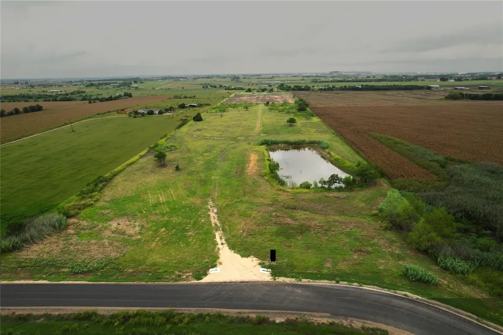 1700 County Road 406 Taylor TX 76574