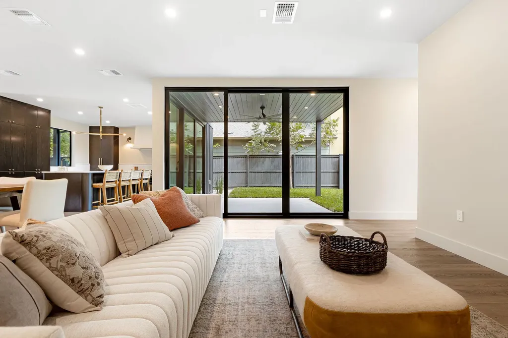 4412 Banister Lane Austin TX 78745