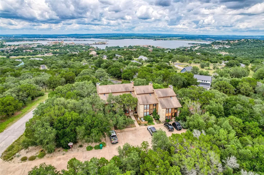 901 Cheyenne Horseshoe Bay TX 78657