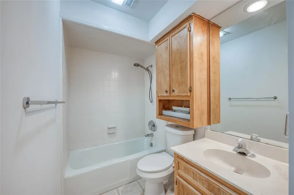 901 Cheyenne Horseshoe Bay TX 78657
