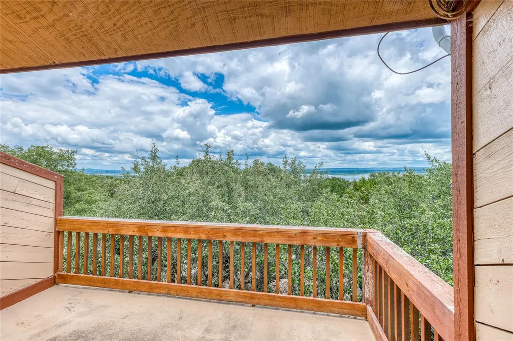 901 Cheyenne Horseshoe Bay TX 78657