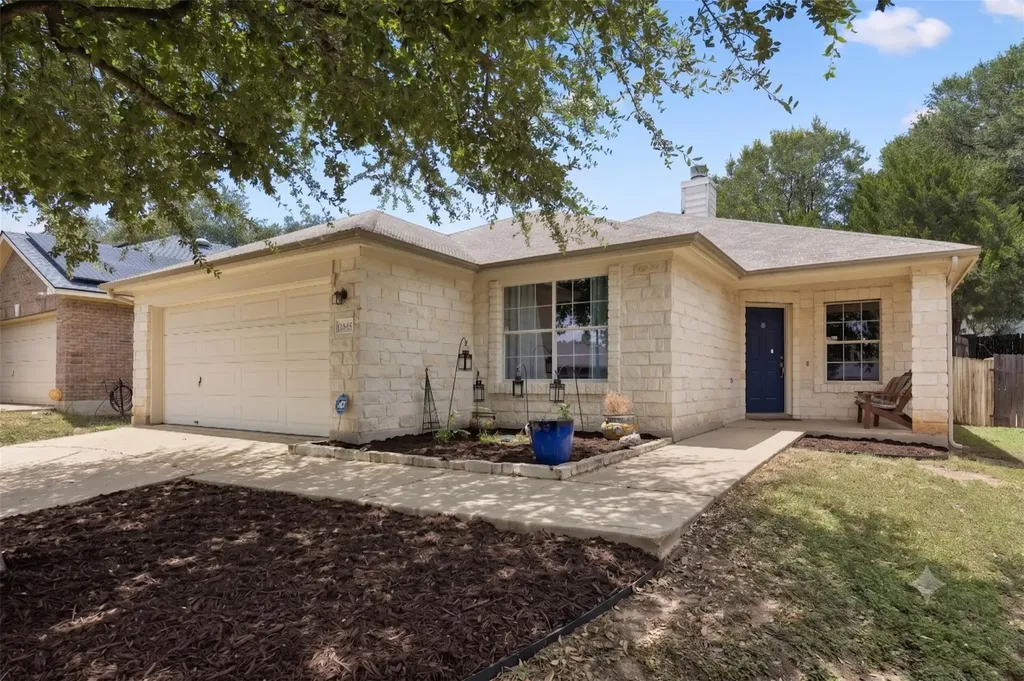 2106 Narrow Glen Parkway Austin TX 78744