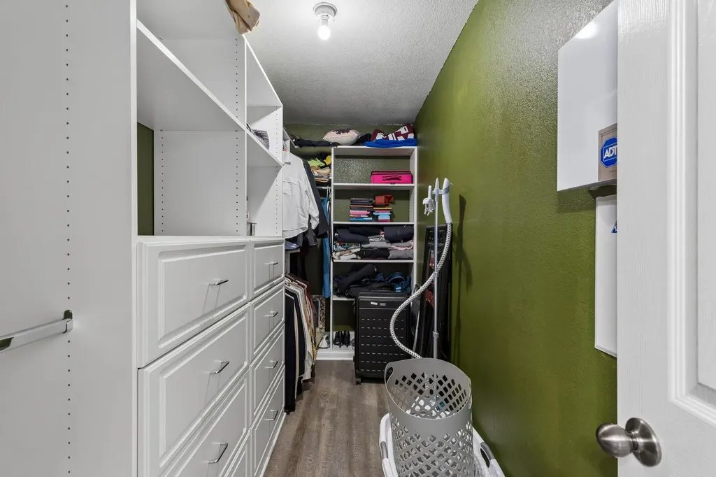 2106 Narrow Glen Parkway Austin TX 78744