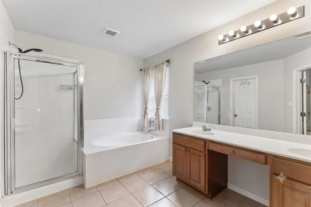 2106 Narrow Glen Parkway Austin TX 78744