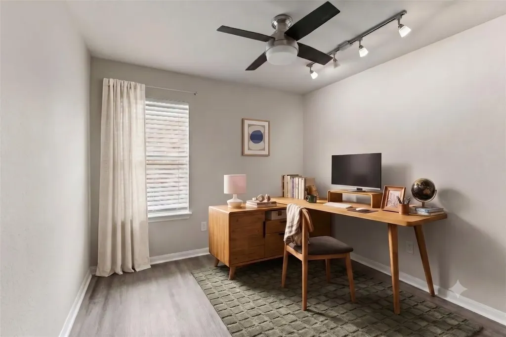 2106 Narrow Glen Parkway Austin TX 78744
