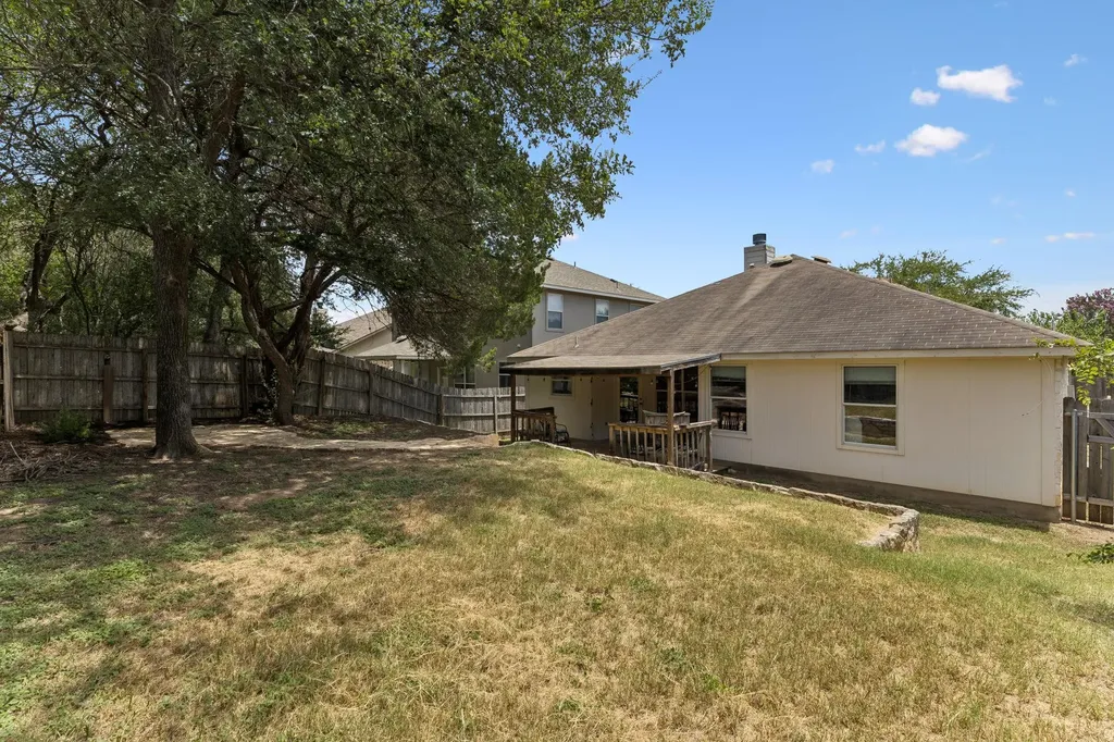 2106 Narrow Glen Parkway Austin TX 78744