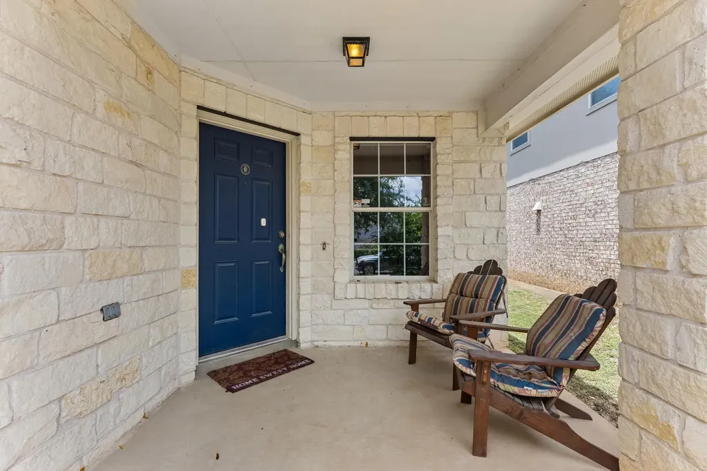 2106 Narrow Glen Parkway Austin TX 78744