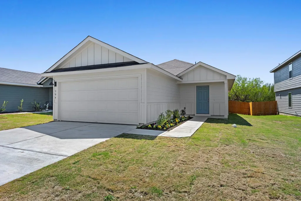 304 Wild Goose Drive Luling TX 78648