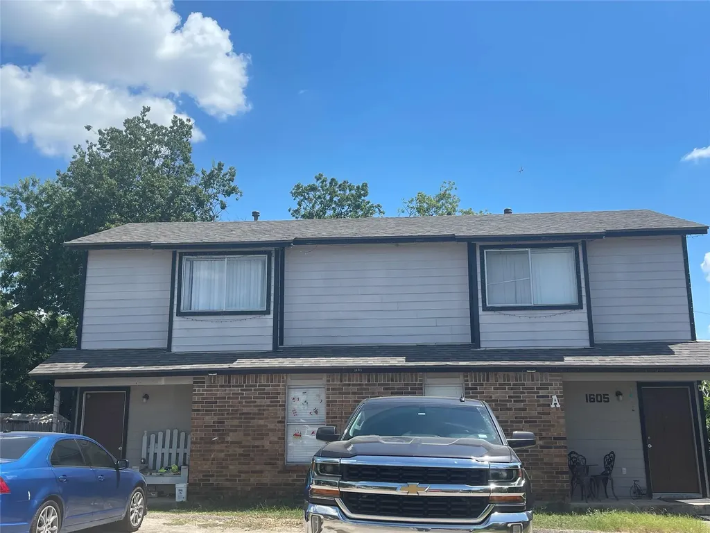 1605 Pleasant Cove Austin TX 78754