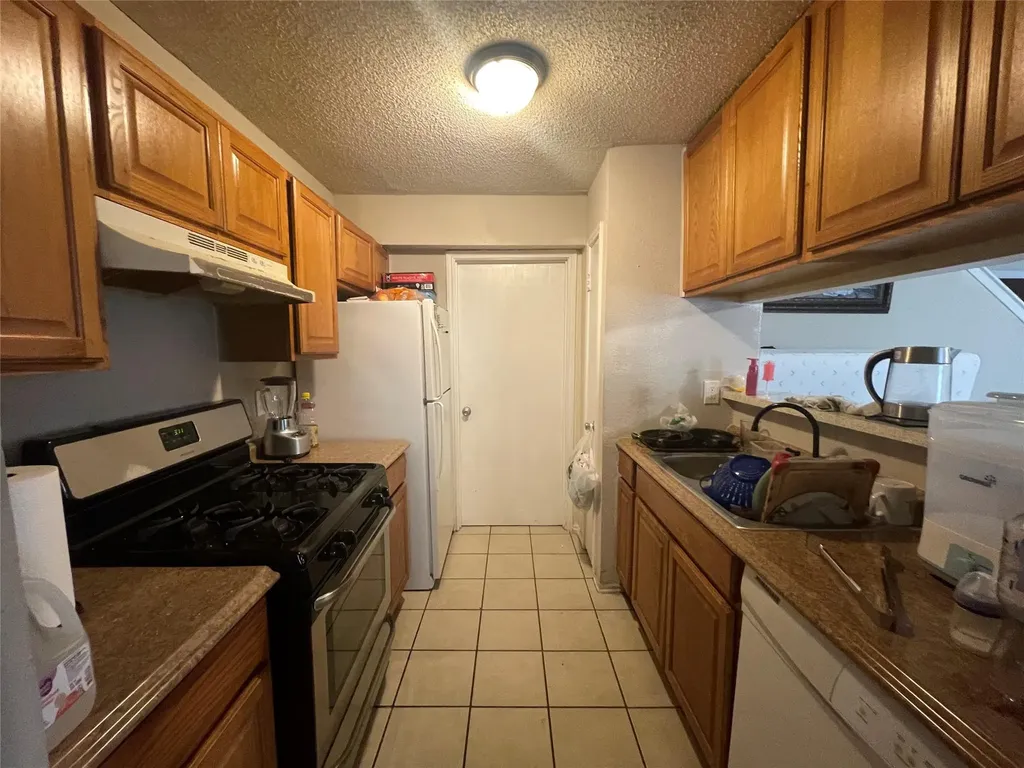 1605 Pleasant Cove Austin TX 78754