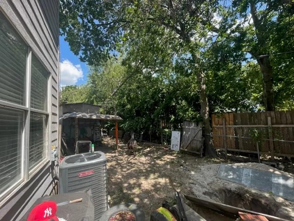 1605 Pleasant Cove Austin TX 78754