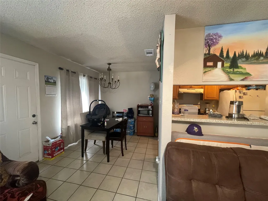 1605 Pleasant Cove Austin TX 78754