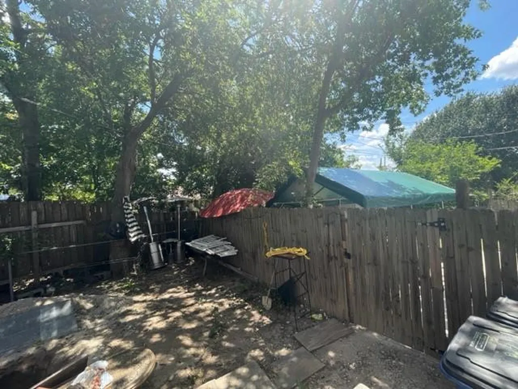 1605 Pleasant Cove Austin TX 78754