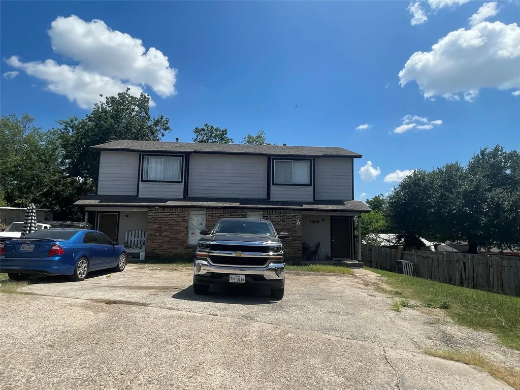 1605 Pleasant Cove Austin TX 78754