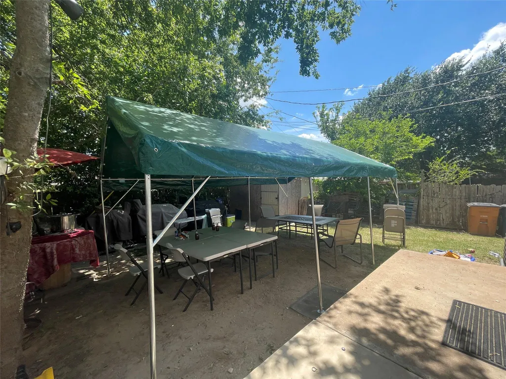 1605 Pleasant Cove Austin TX 78754