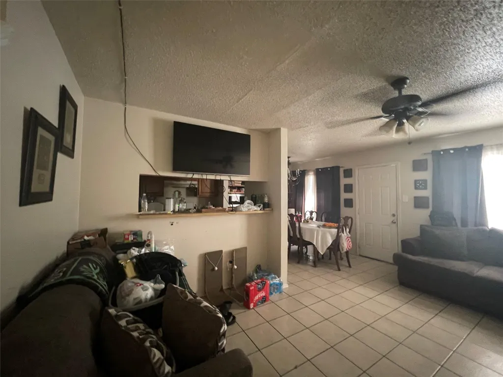 1605 Pleasant Cove Austin TX 78754