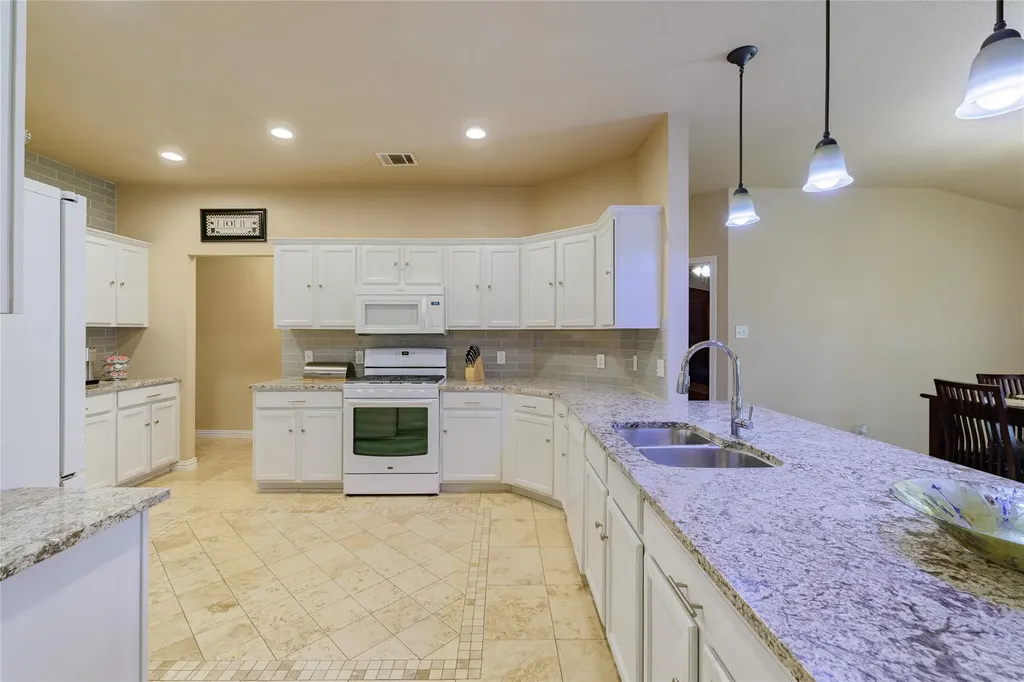 3301 Spumanti Lane Leander TX 78641
