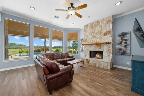 140 N Encino Crossing Liberty Hill TX 78642