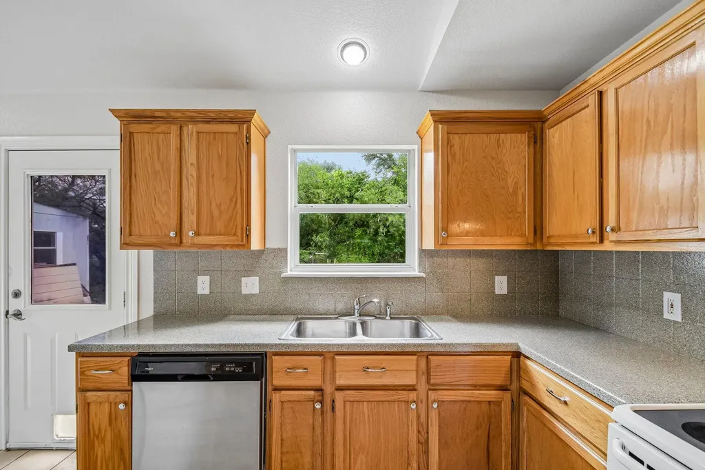 164 Southwood Drive Granite Shoals TX 78654