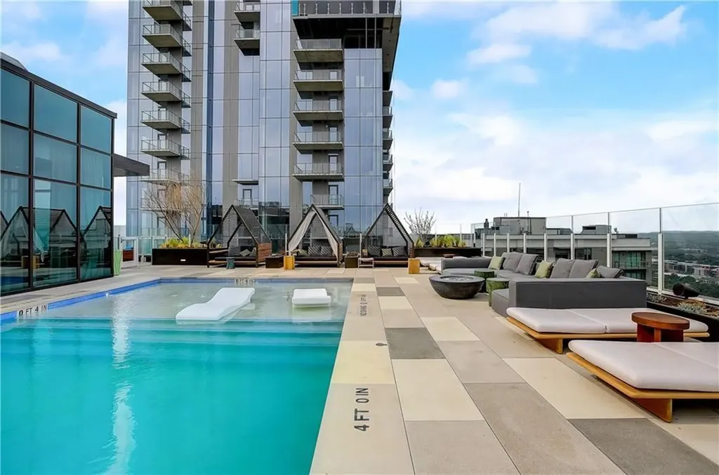 48 East Avenue Austin TX 78701