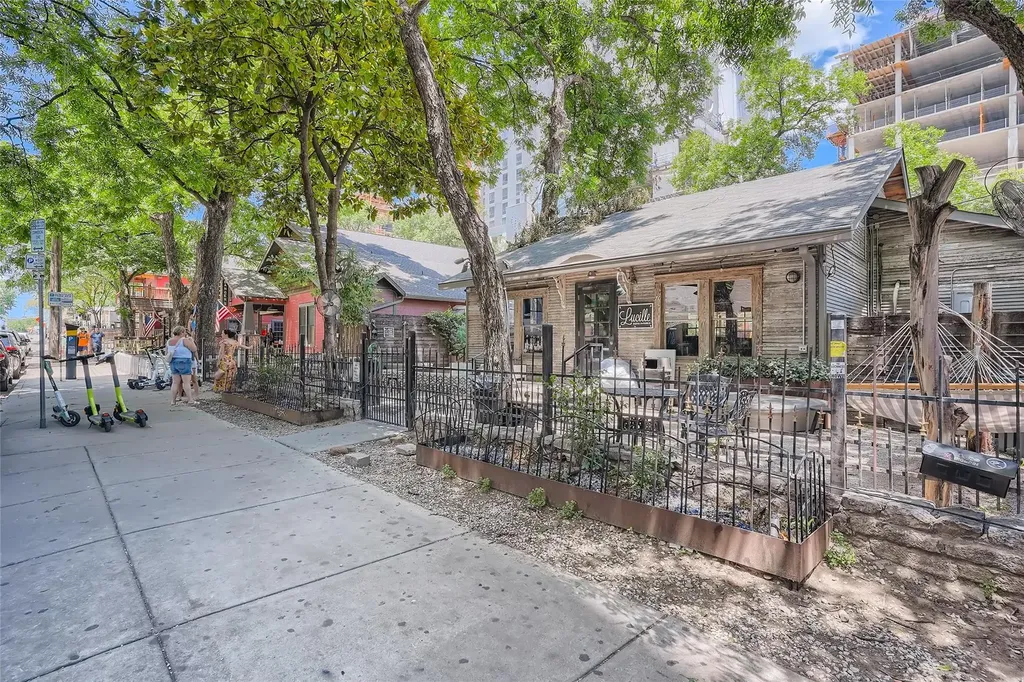 48 East Avenue Austin TX 78701