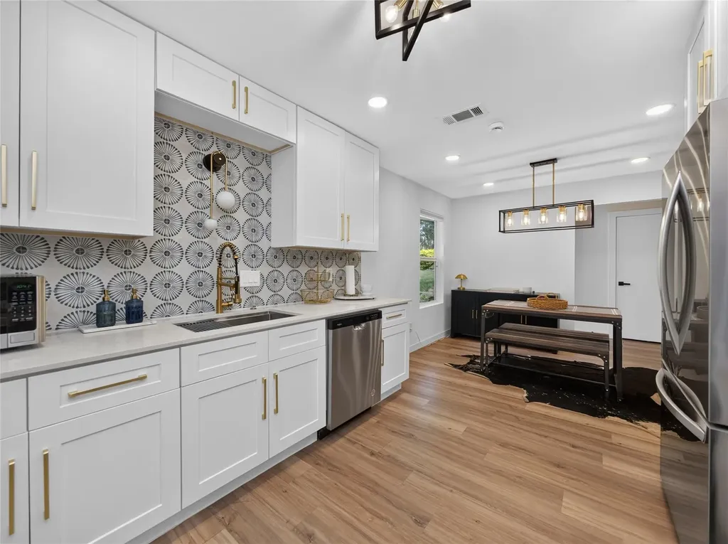 2102 Lear Lane Austin TX 78745