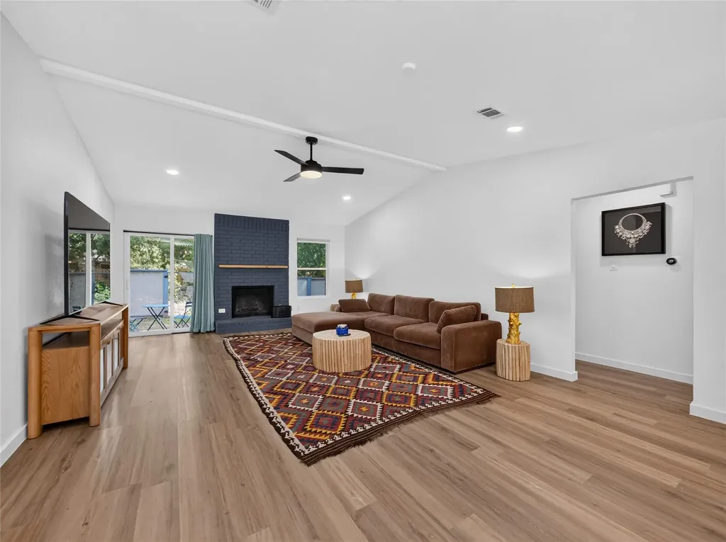 2102 Lear Lane Austin TX 78745