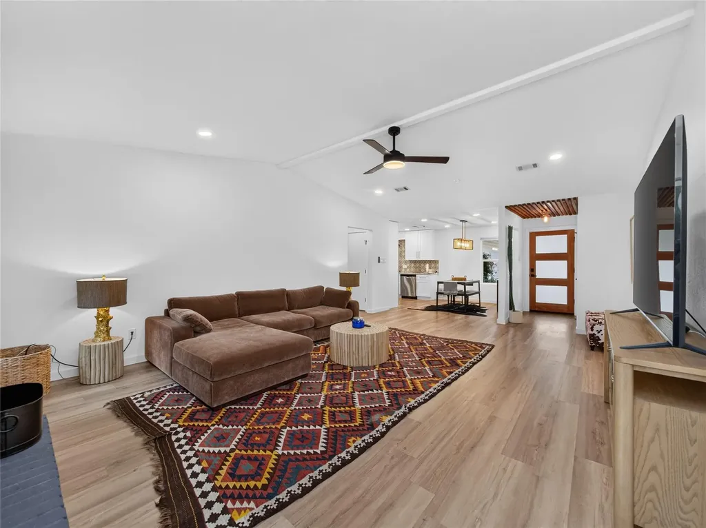 2102 Lear Lane Austin TX 78745