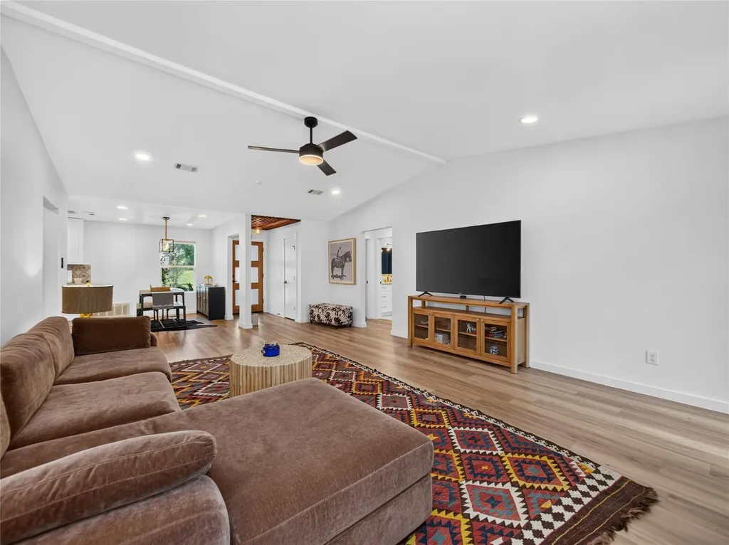 2102 Lear Lane Austin TX 78745