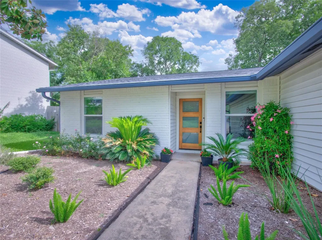 2102 Lear Lane Austin TX 78745