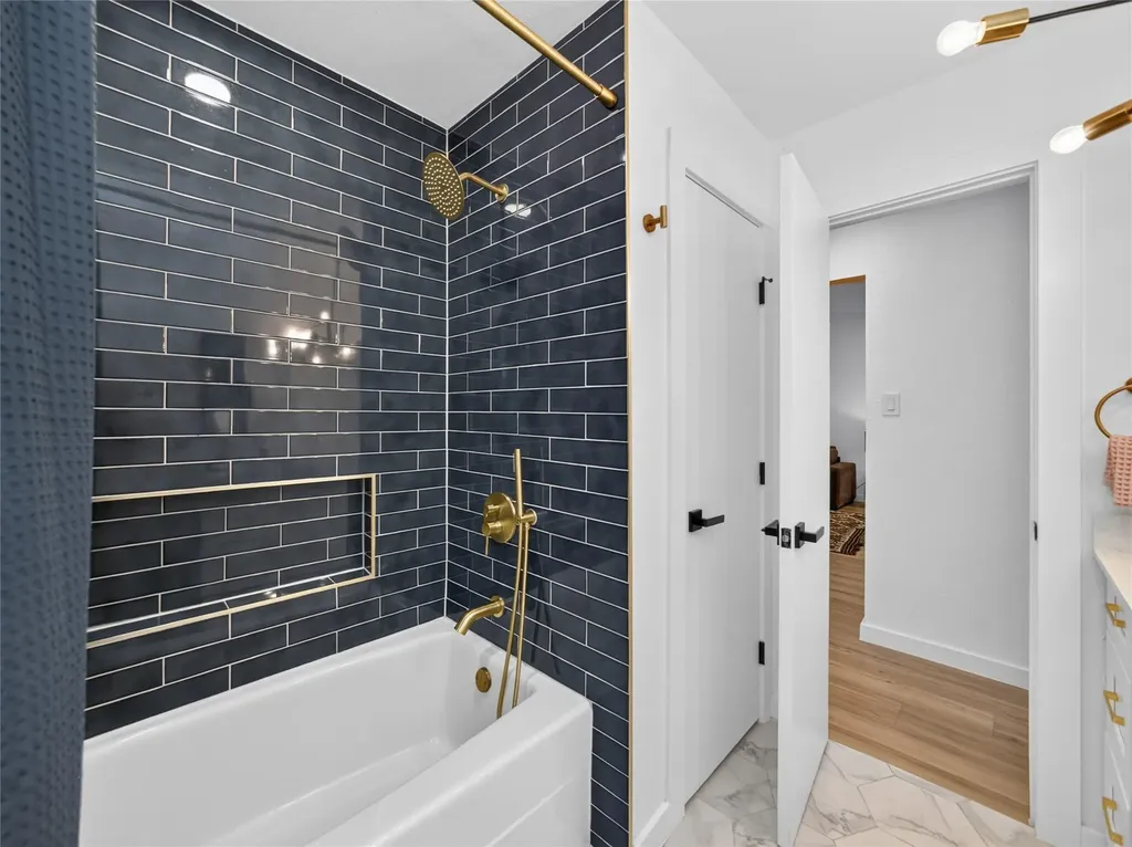 2102 Lear Lane Austin TX 78745