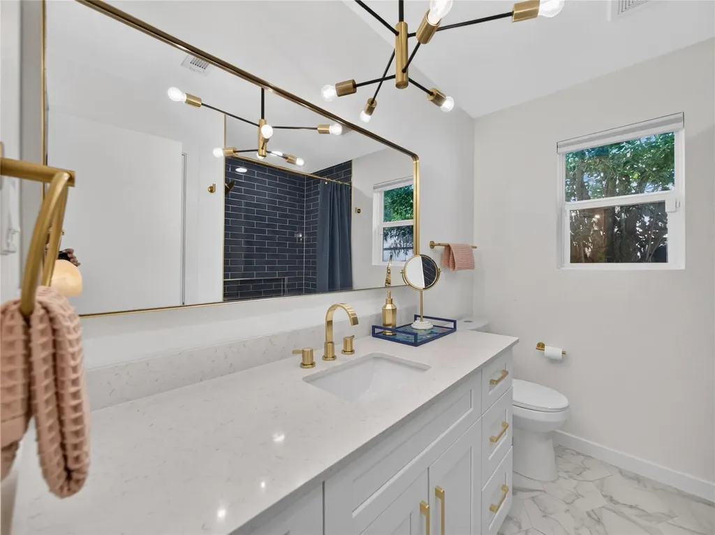 2102 Lear Lane Austin TX 78745
