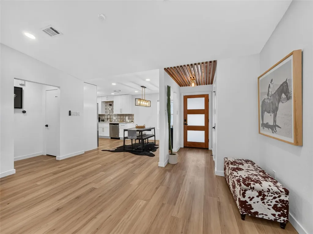 2102 Lear Lane Austin TX 78745