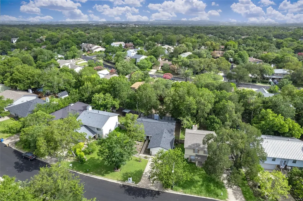 2102 Lear Lane Austin TX 78745
