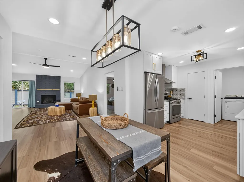 2102 Lear Lane Austin TX 78745