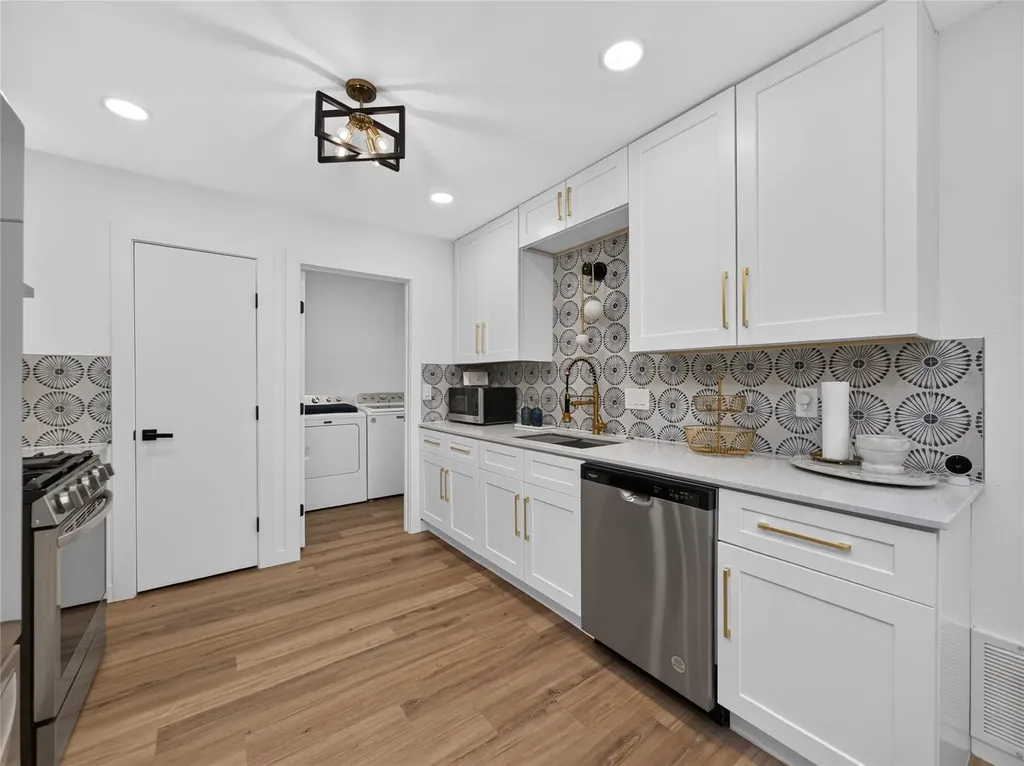 2102 Lear Lane Austin TX 78745