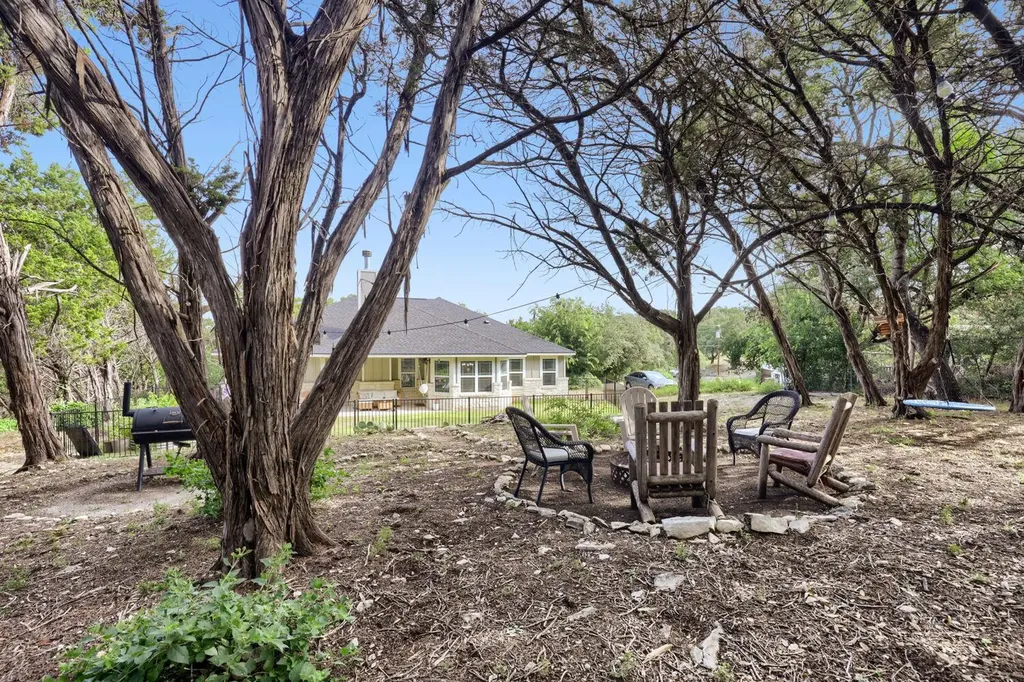 6101 Cimmaron Trail Lago Vista TX 78645