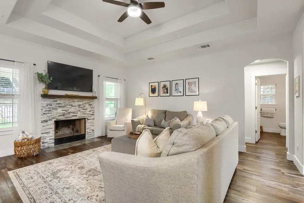 6101 Cimmaron Trail Lago Vista TX 78645