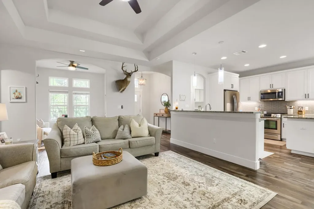 6101 Cimmaron Trail Lago Vista TX 78645