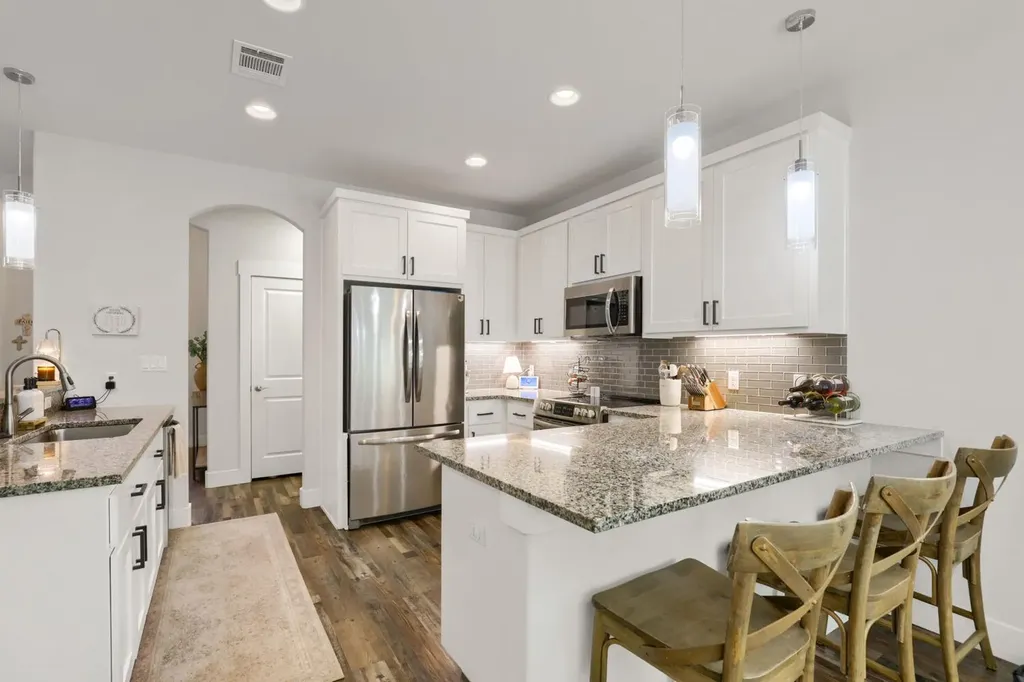 6101 Cimmaron Trail Lago Vista TX 78645
