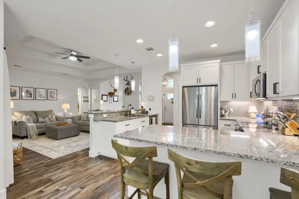 6101 Cimmaron Trail Lago Vista TX 78645