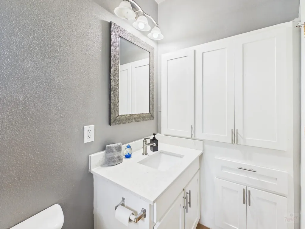 3008 Cedar Street Austin TX 78705