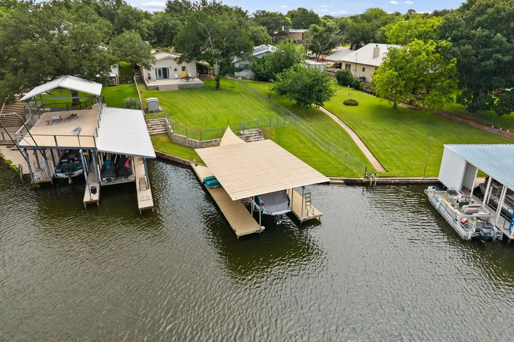 2350 Wisteria Drive Kingsland TX 78639