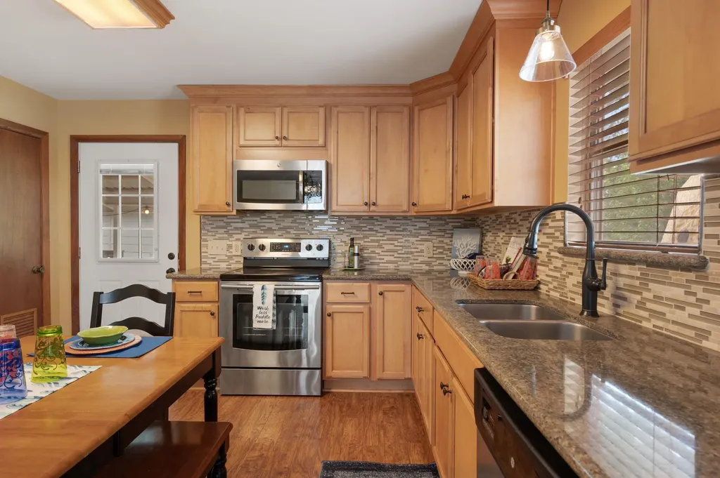 2350 Wisteria Drive Kingsland TX 78639