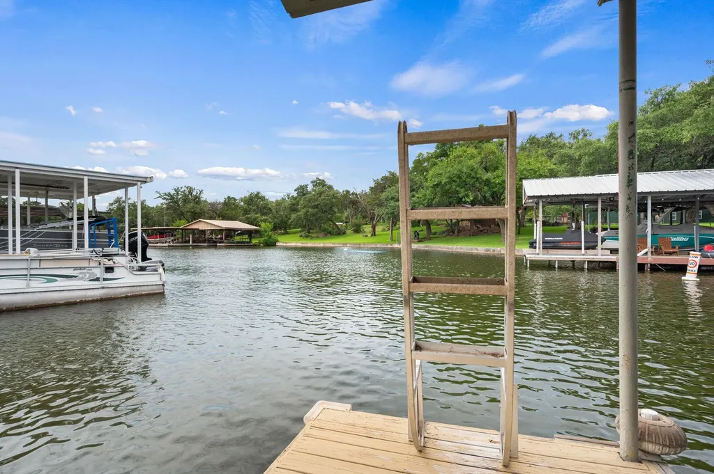 2350 Wisteria Drive Kingsland TX 78639