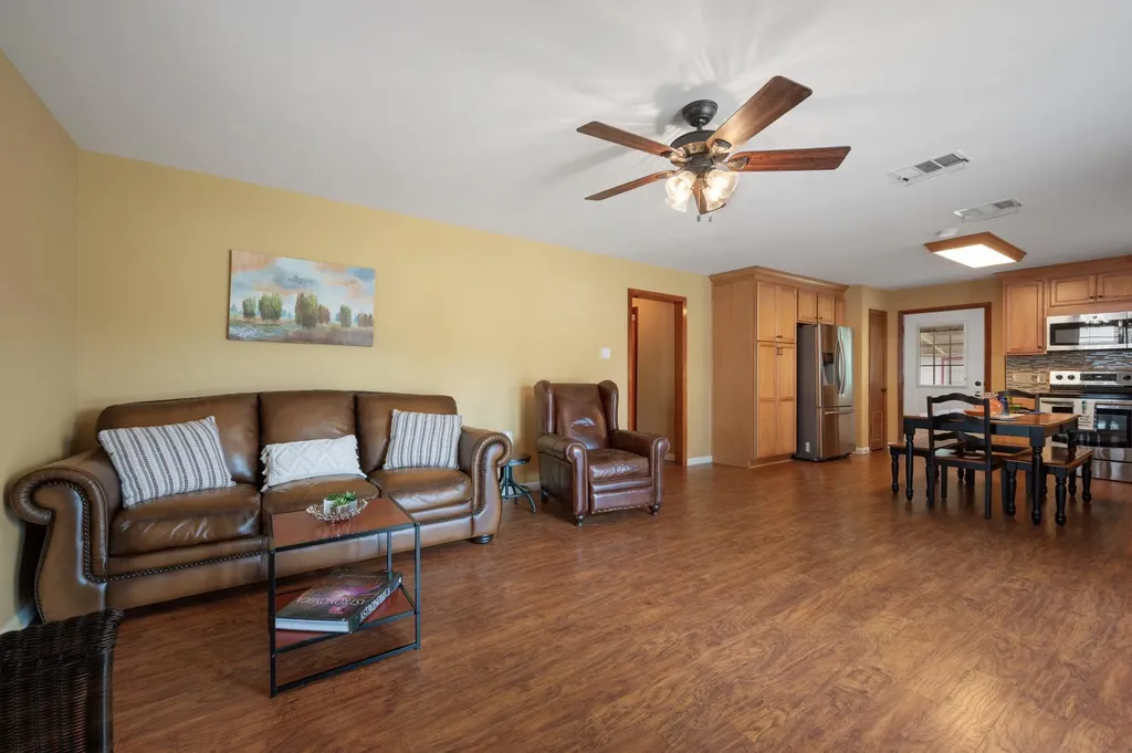 2350 Wisteria Drive Kingsland TX 78639