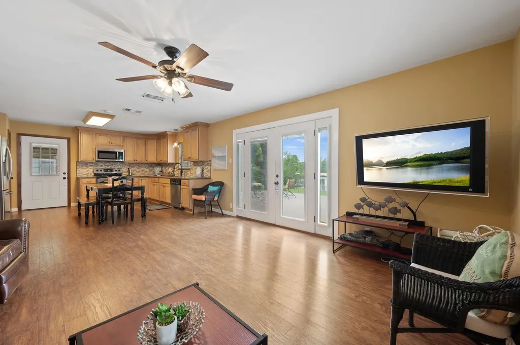 2350 Wisteria Drive Kingsland TX 78639