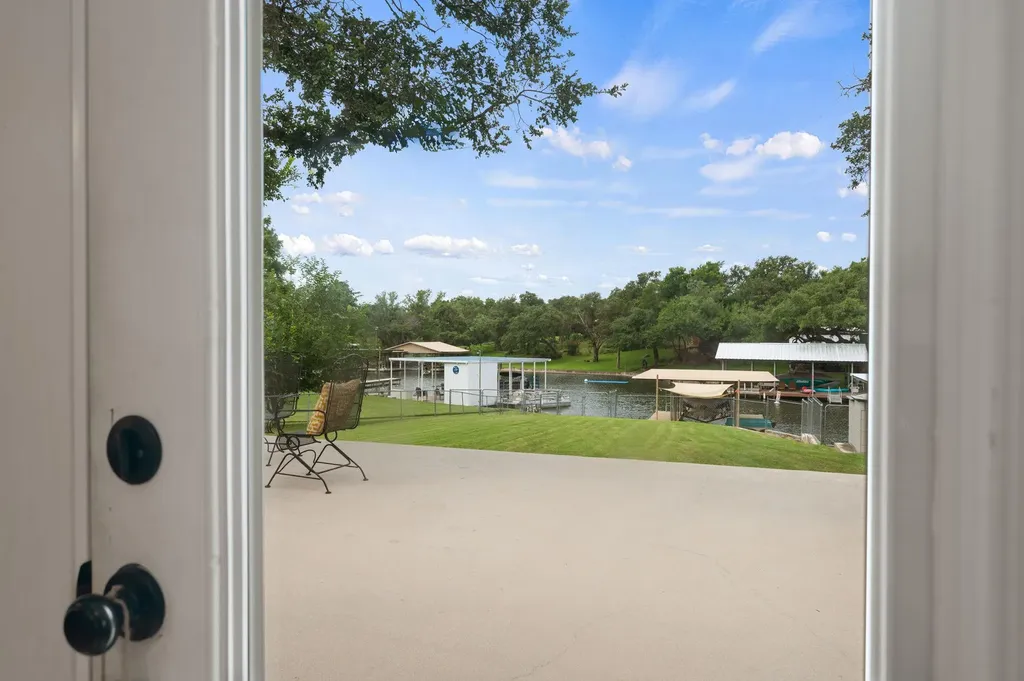 2350 Wisteria Drive Kingsland TX 78639